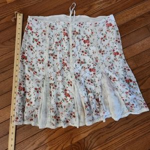 Woman's Zipperback skirt. Size 13/14.